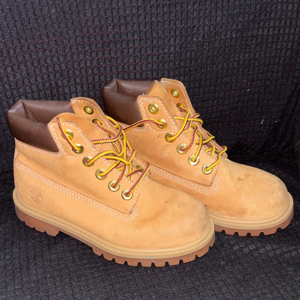 Timberland Wheat Nubuck Ankle Boots with Brown Collar